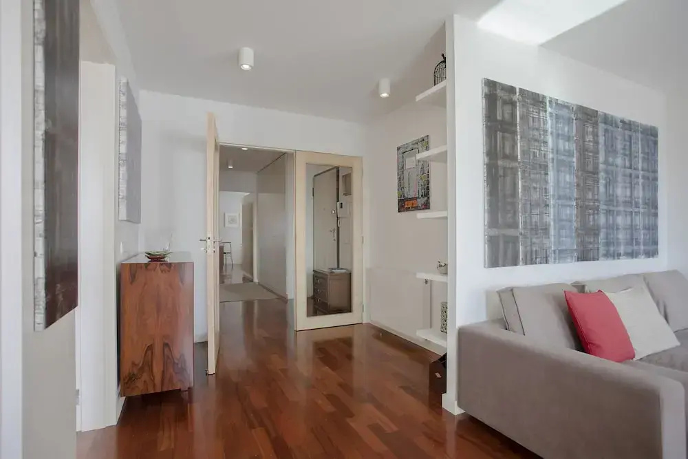 Liiiving - Bright Light Apartment