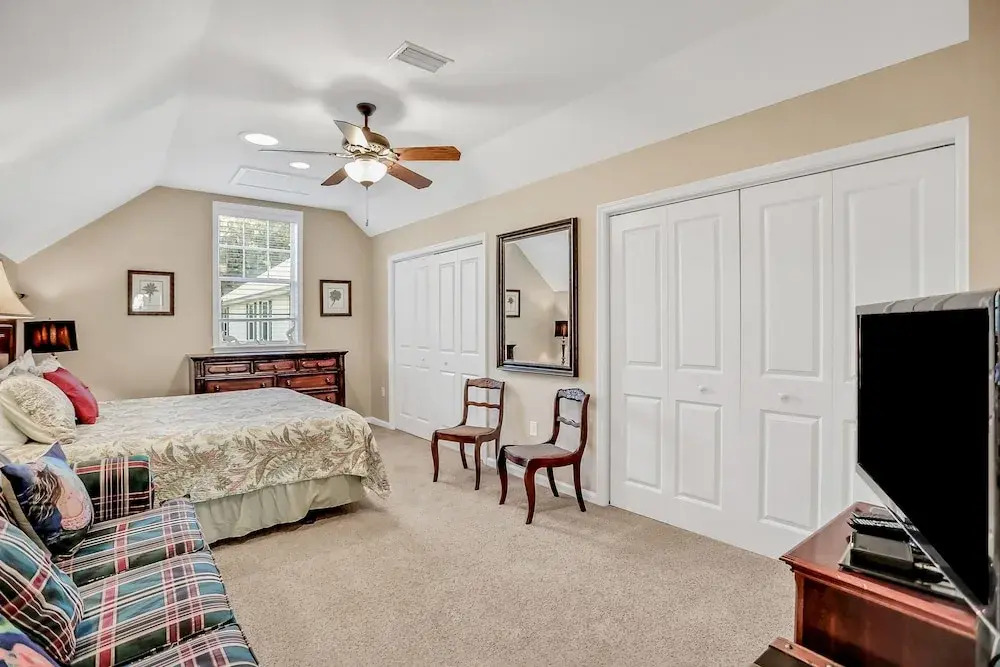 Inviting Waterfront Cottage With Balcony, Firepit, Marsh Views, & Washer/dryer