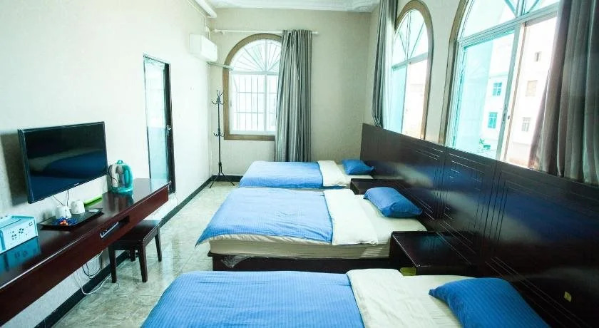 Ni Youth Hostel
