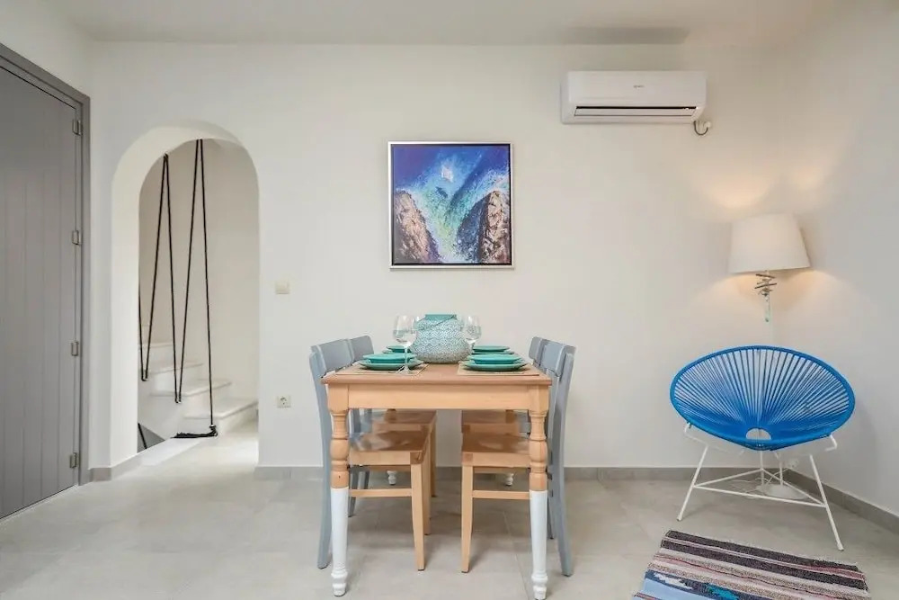Plaka Collection