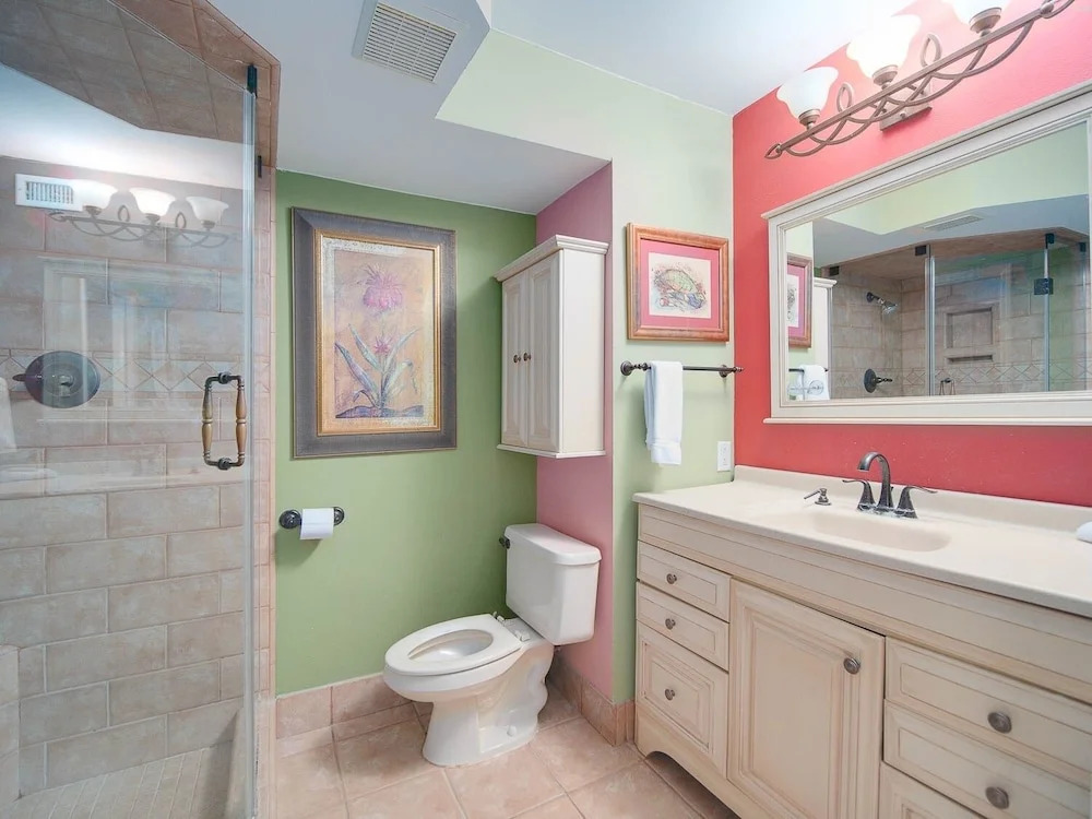 Relaxing , Great Location, 3 Minute Walk To The Beach 2 Bedroom Condo by RedAwning