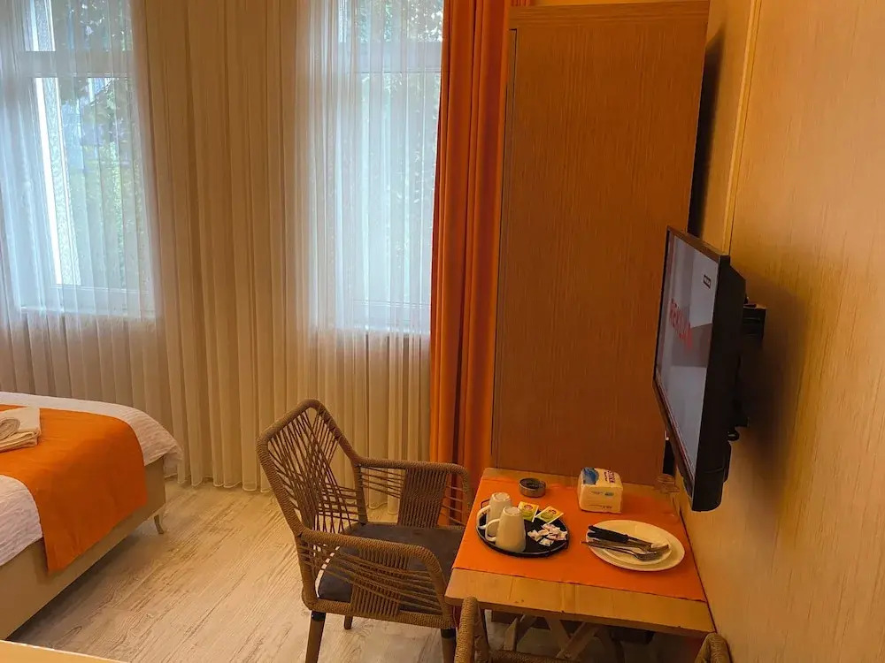Aura Hotel