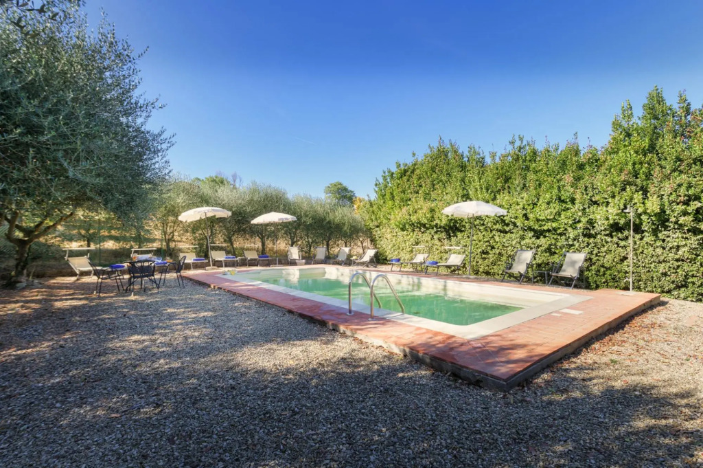 Independent Accommodation with WIFI, private pool, A/C, pets allowed, parking, close to Cortona-La Meridiana