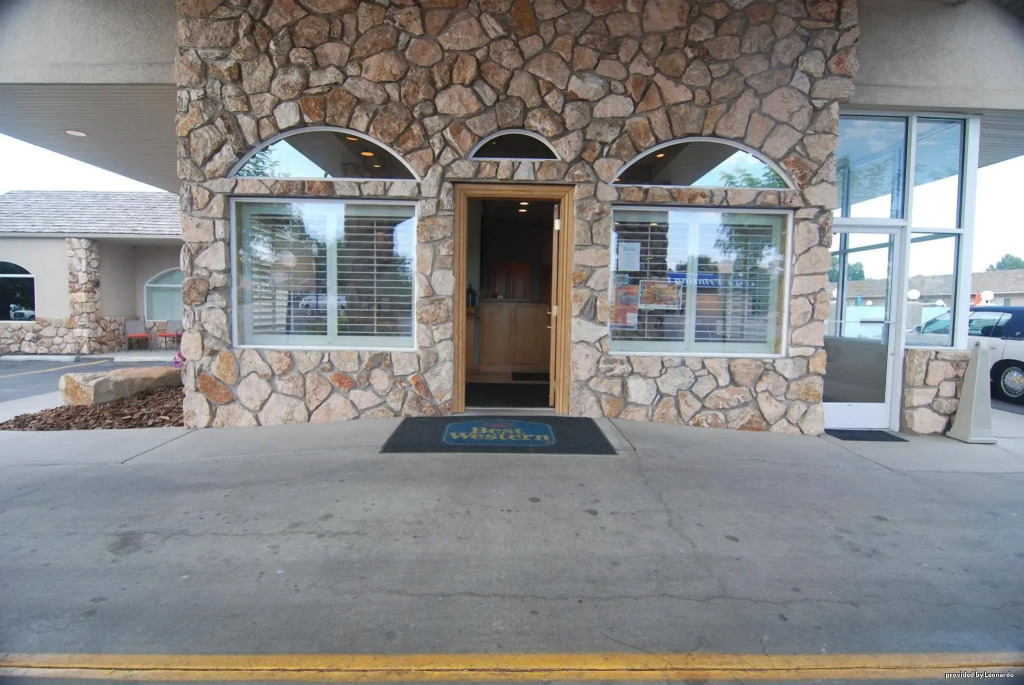 Econo Lodge Inn & Suites Vernal near Dinosaur Monument