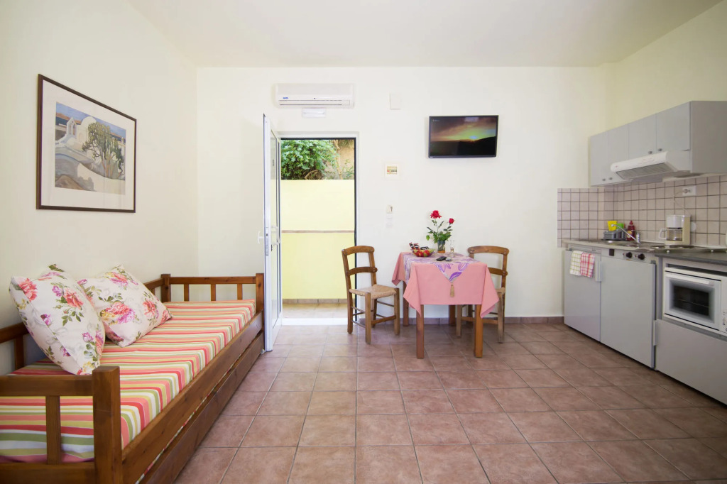 Kalithea Apartments - Heated Pool seasonal - Pool Towels - Pool Sun Lounger Matresses
