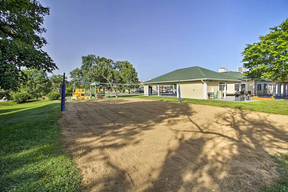 Unit 3 Mi to Branson Strip! Pool, Step-free Access