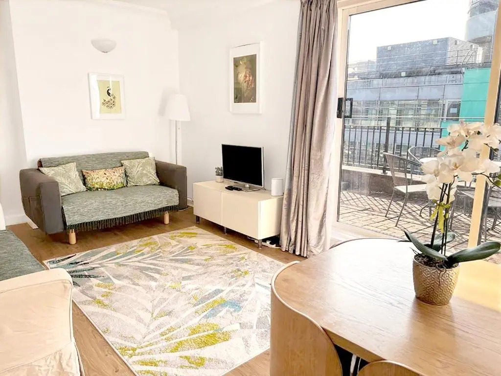W1 Penthouse w Terrace