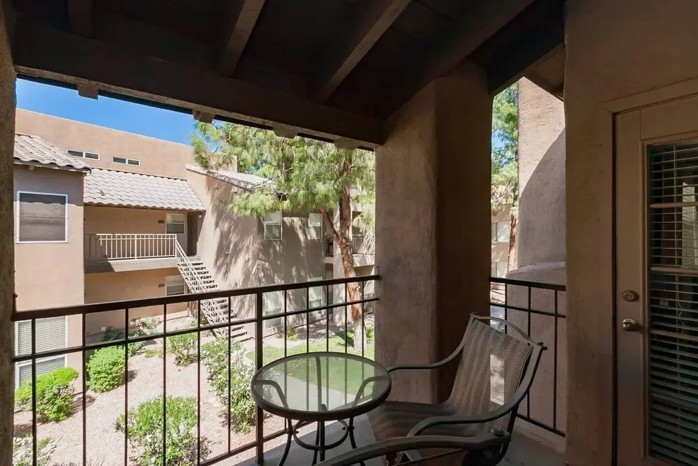Gorgeous North Scottsdale 2 Bdrm Condo