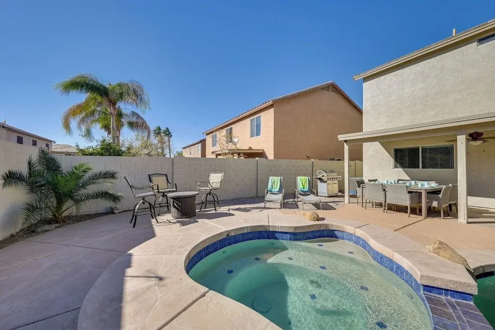 Putting Green, Pool & Spa: Home in Queen Creek