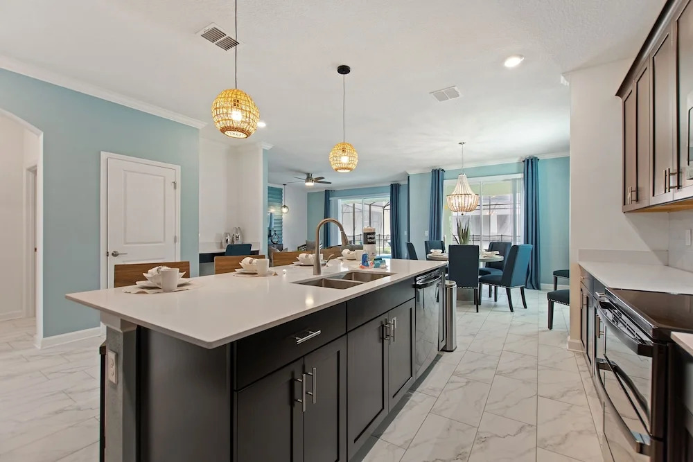 Stars Align Storey Lake by Shine Villas villa