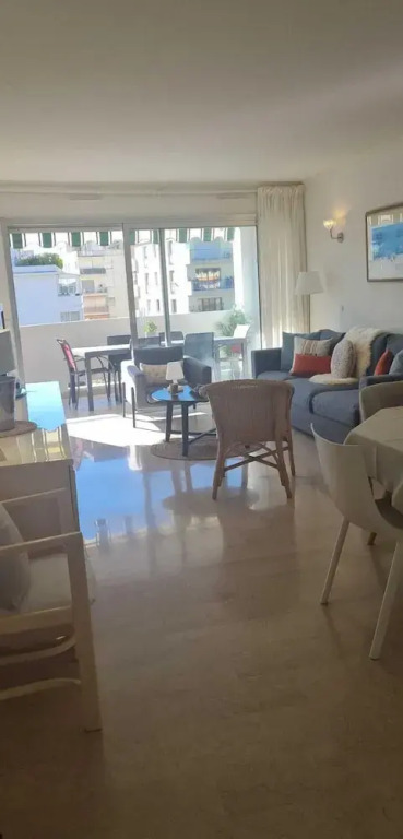 2 Bedrooms behind to the hotel Martinez