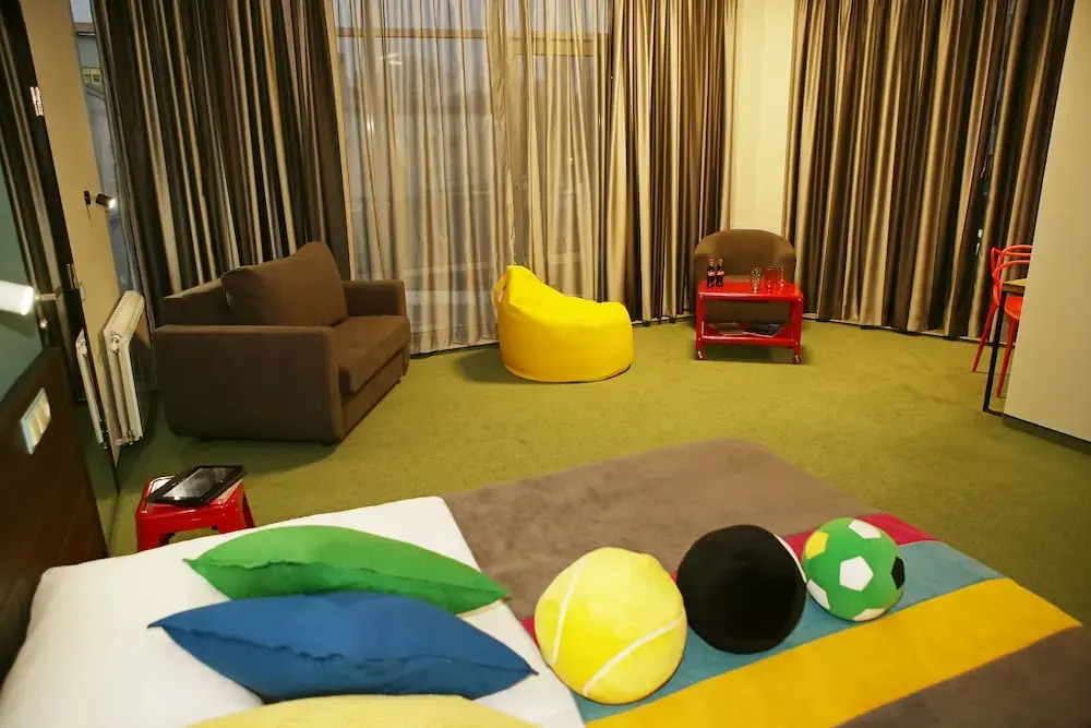 Emigrand Art Hotel