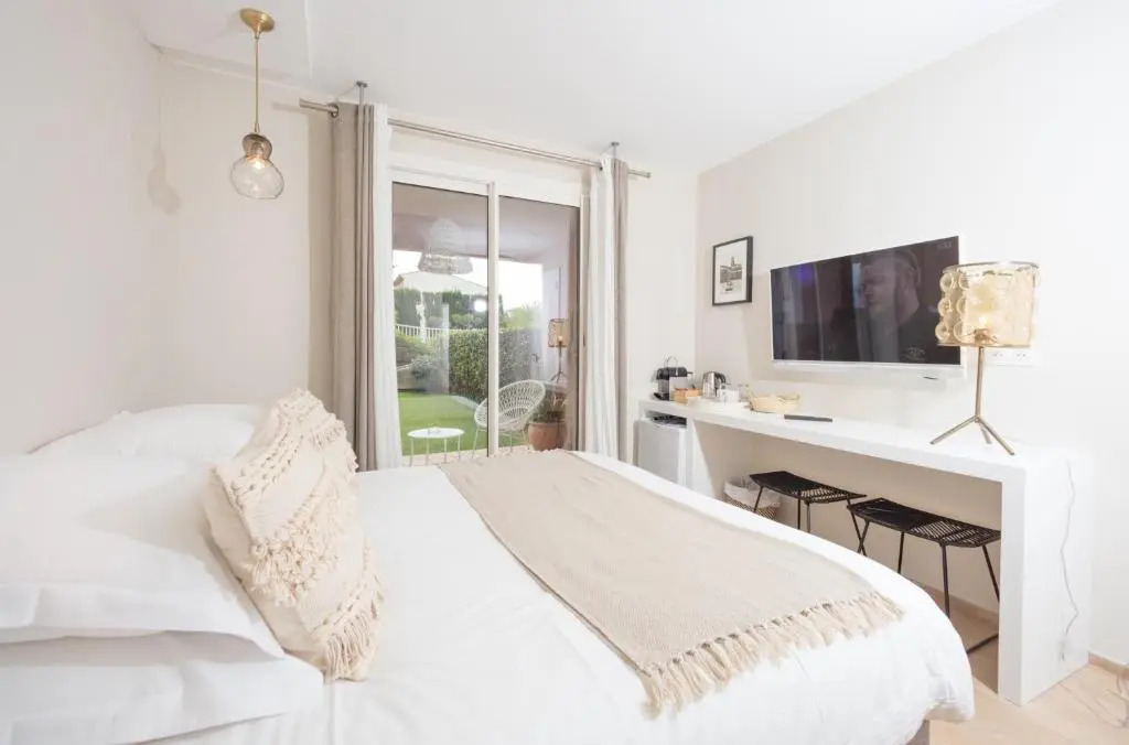 Studios 10 & 11 BY HOTEL DES LICES