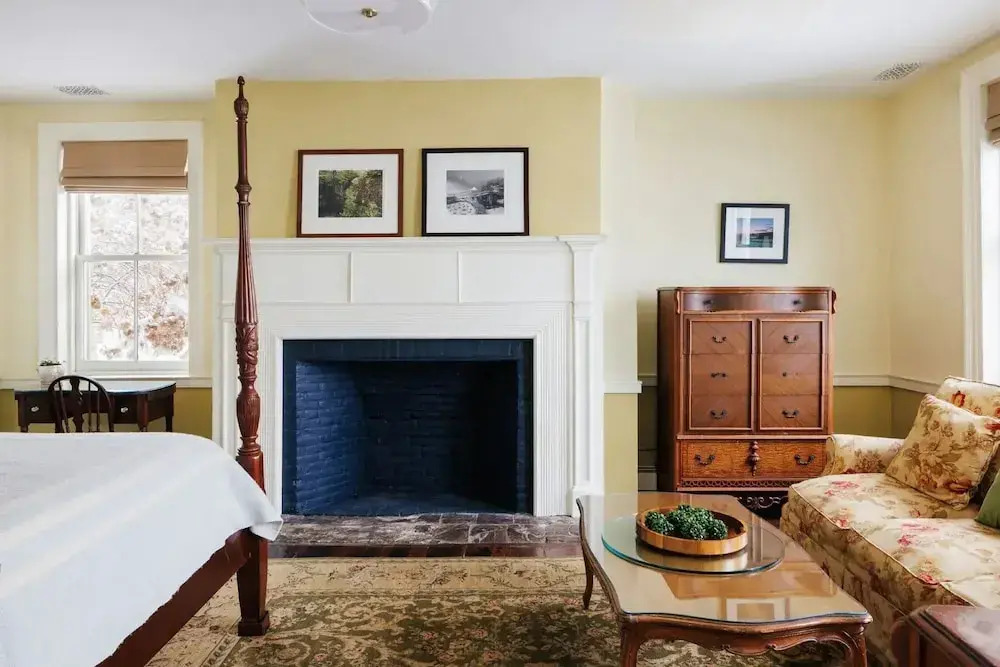 Elmrock Inn