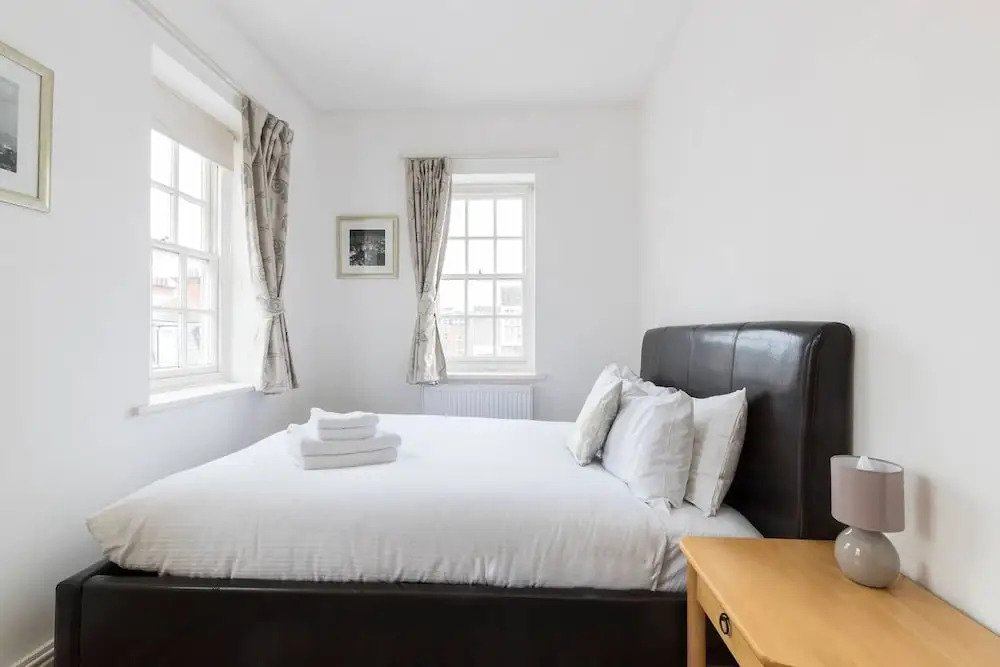 Charming 2 bed flat close to Big Ben (for 5)