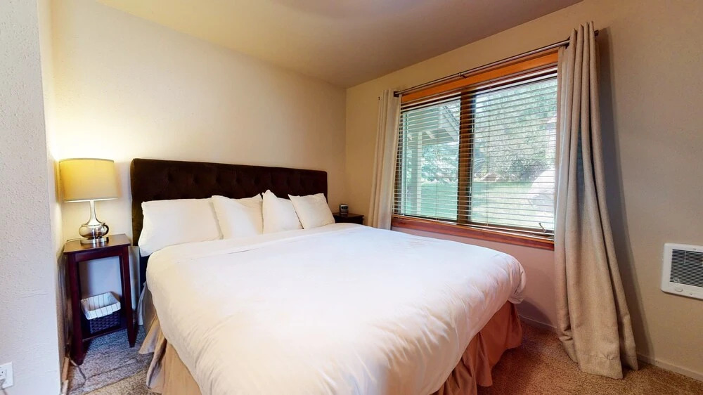Snowcreek II 247 Pet-Friendly, Cozy, On the Snowcreek Meadow by RedAwning