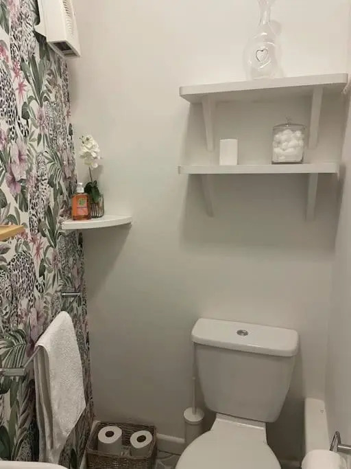 Lovely 1 Bed Flat in Victorian House 300m Seafront (Adults Only)
