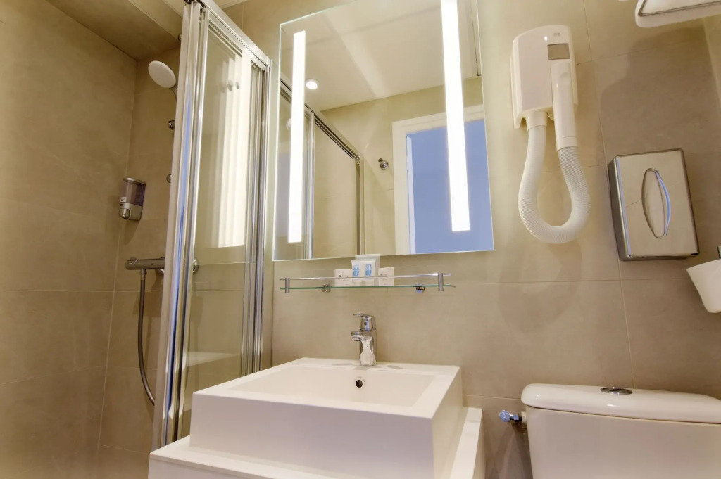 Avia Hôtel Saphir Montparnasse