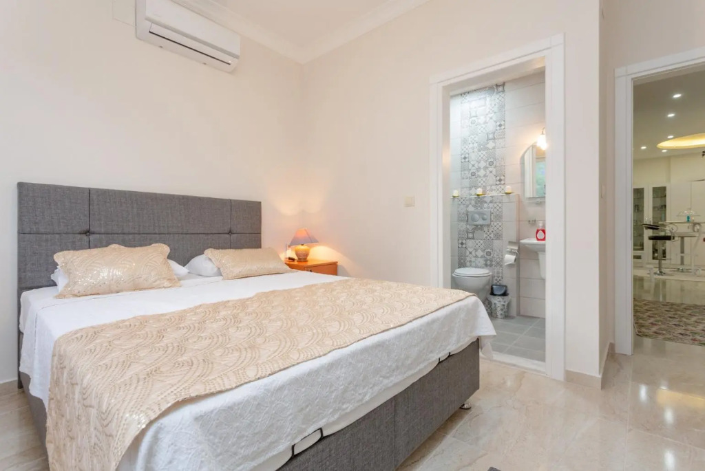 Villa Mina Large Private Pool A C Wifi Car Not Required Eco-friendly - 2834
