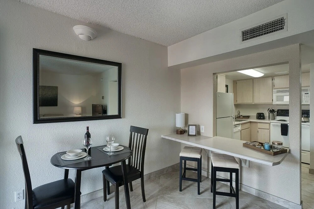 238- Fully Furnished with WiFi by RedAwning