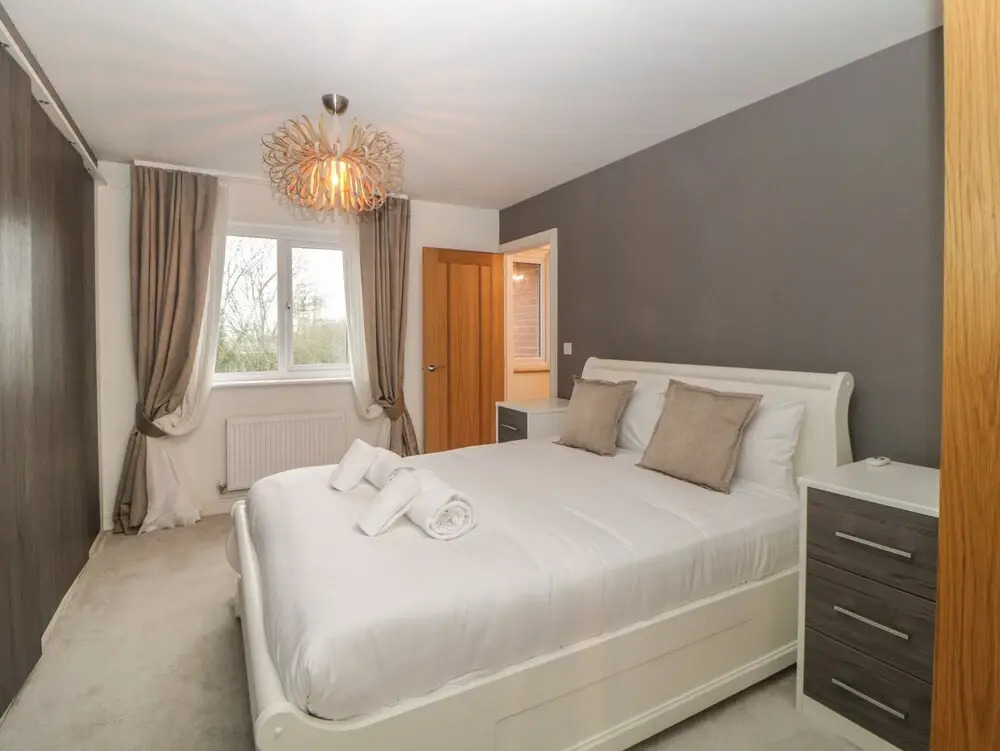 2 White Rock Court