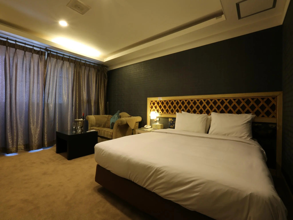 Metro Tourist Hotel