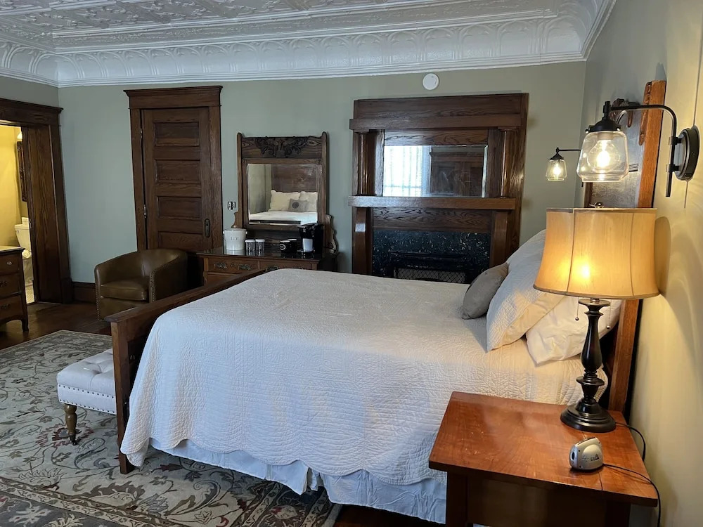 The Buxton Inn