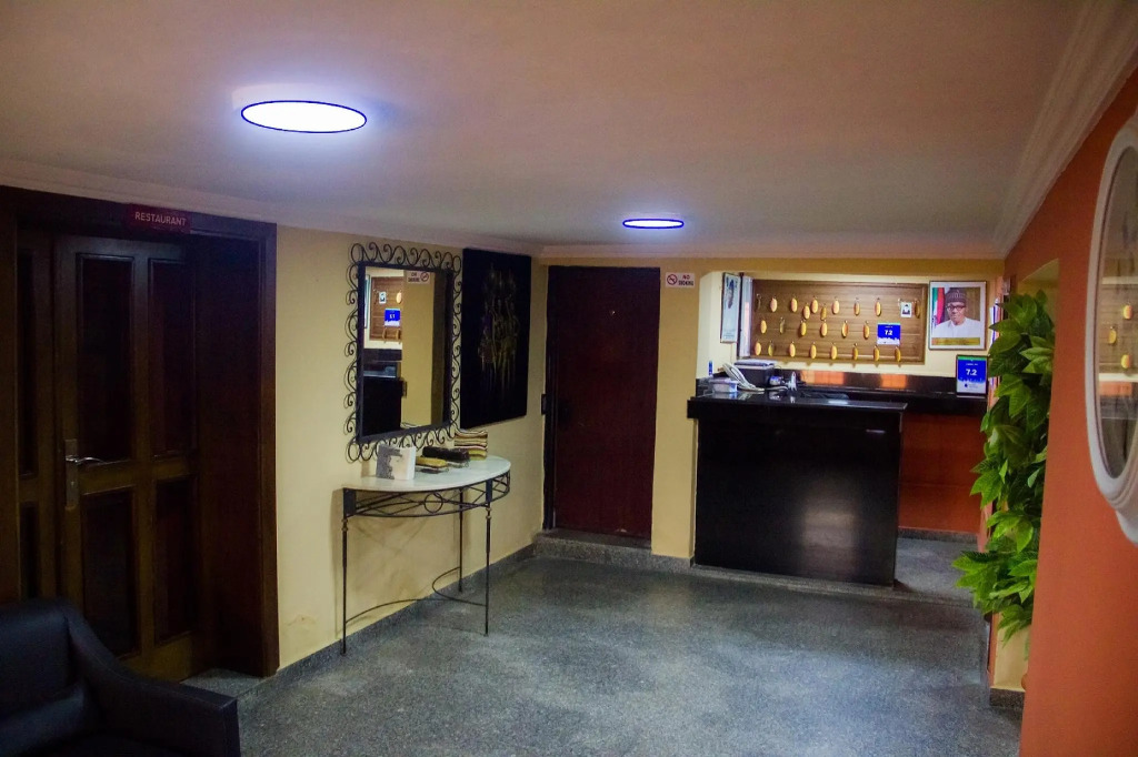 Lamia Inn