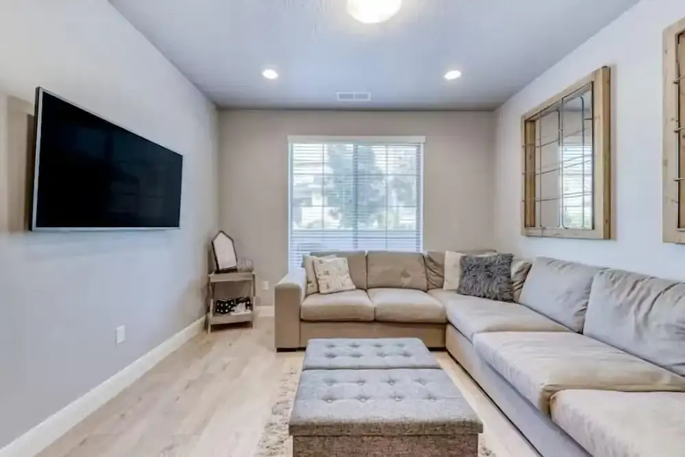 The Modern Villa - Pet Friendly 3 Bedroom Townhouse