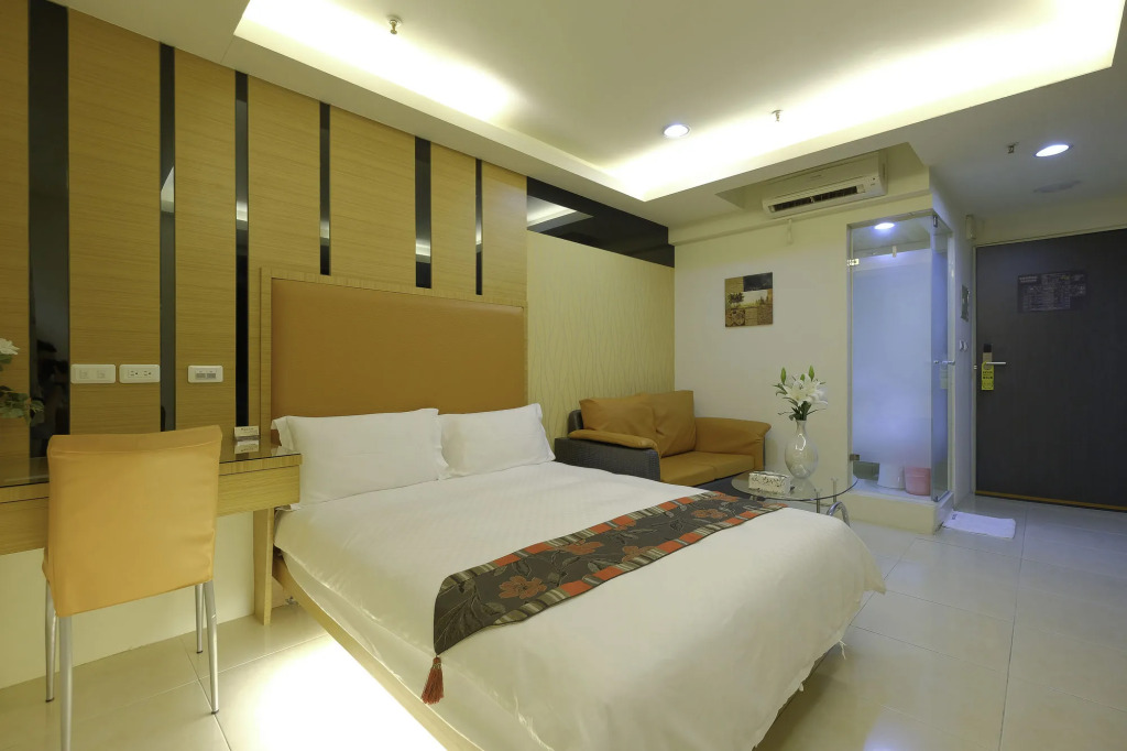 LJ Hotel