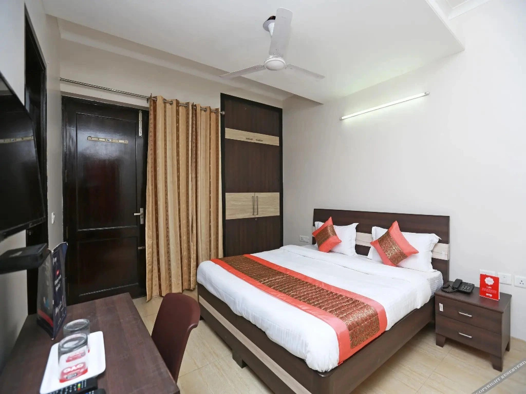 Go Rooms By OYO Rooms