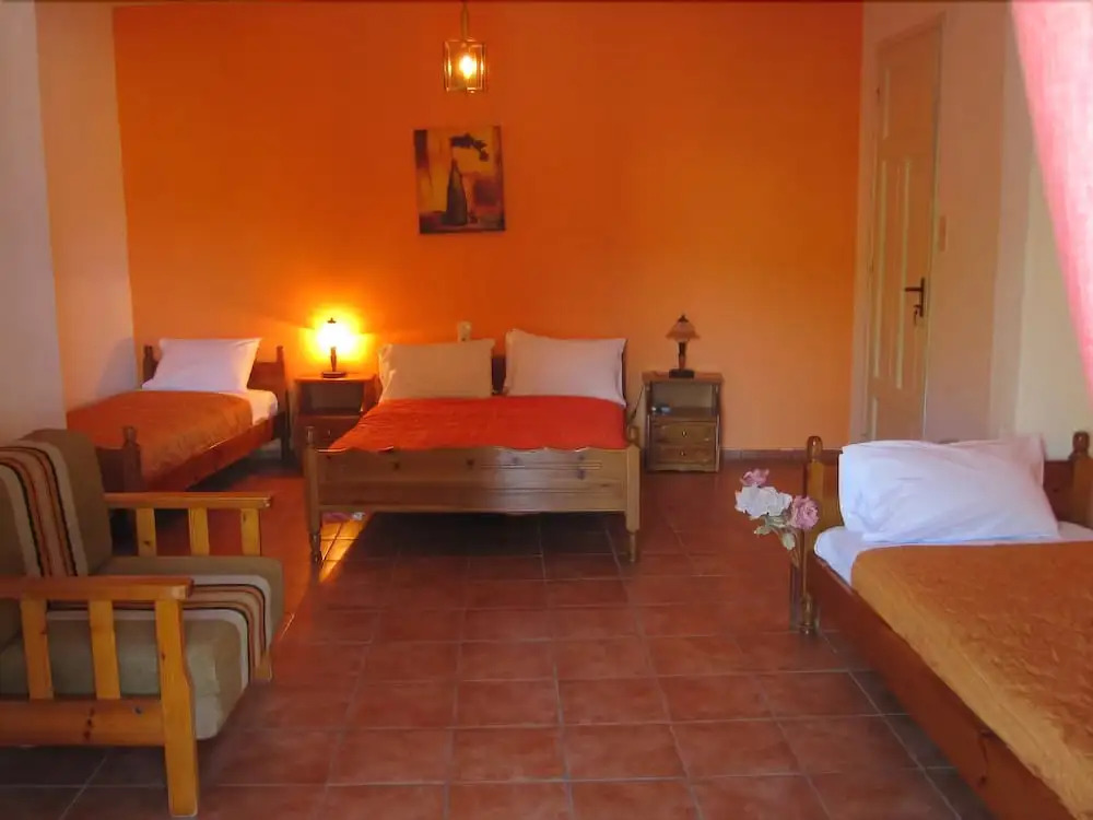 Kavos Hotel