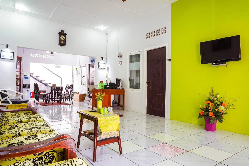 Hotel O Jalan Jenderal Sudirman Near Imam Bonjol Square Formerly Nelvi Guest House