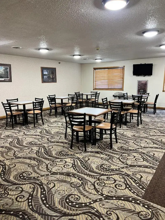 Serena Inn & Suites