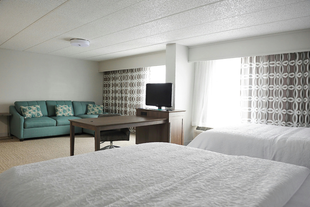 DoubleTree by Hilton Dulles Airport-Sterling