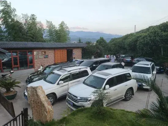 Mr. Dai Jiuzhuang Hostel
