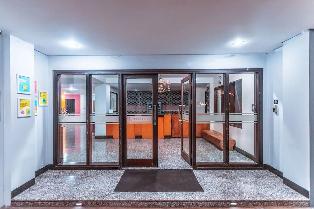 OYO Life 1437 W Residence