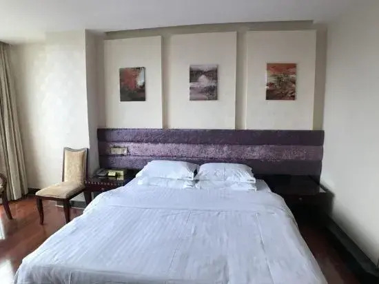 Honghua Lake Sunshine Hotel