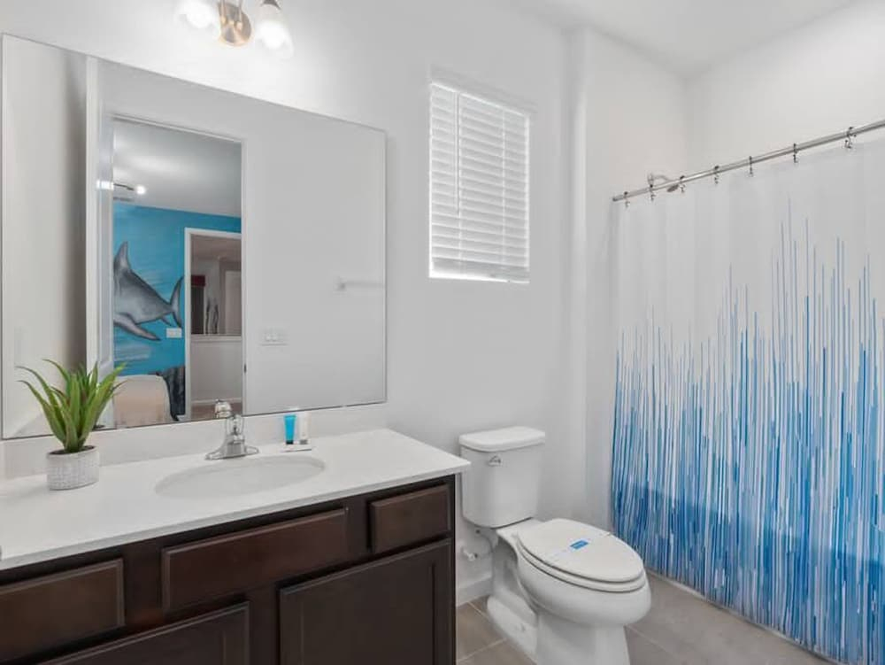 Aurora Grande Spacious 12br 12ba Villa w Pool
