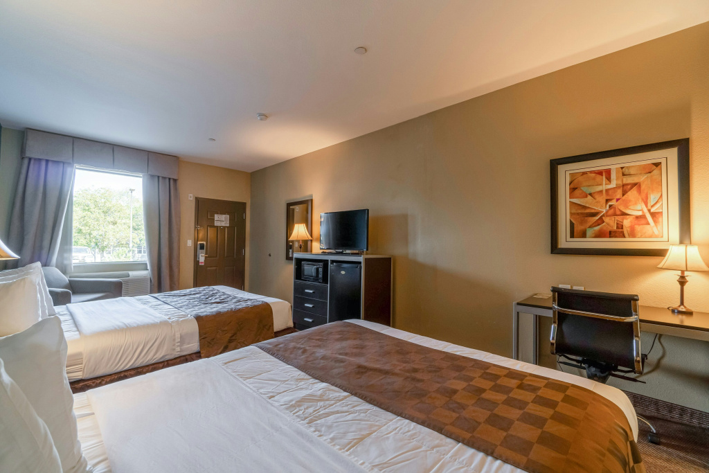 Moulton Inn & Suites By OYO Near Shiner TX
