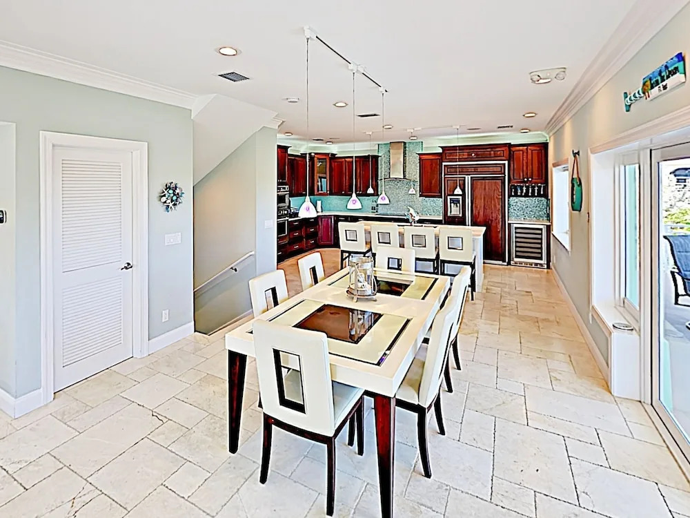 Modern Coco Plum W/ Pool, Hot Tub & Dock! 4 Bedroom Home