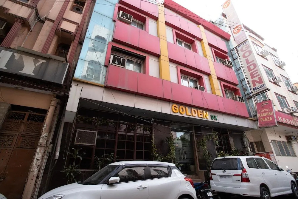 OYO 43687 Golden Deluxe Hotel