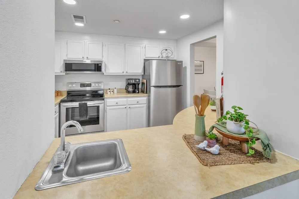 Handsome Condo, View in Sugar Mountain, Heated Pool & Jacuzzi by Redawning