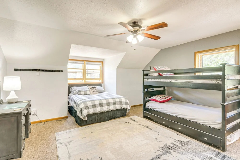 Family-friendly House: Fish, Hike, Bike & More!