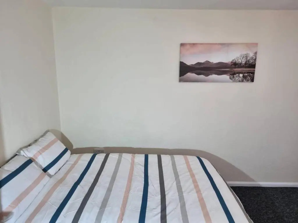 Nice Residential Within Easy Reach To Town