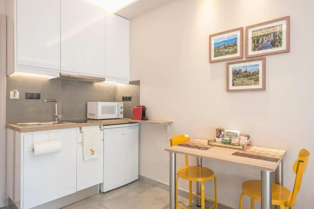 ✰Bright, renovated, spacious and cosy studio✰