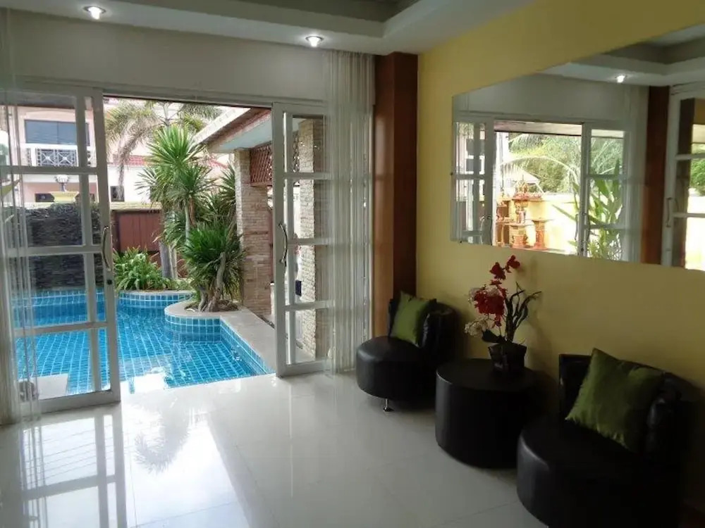 4 Bedroom Private Pool Bungalow Walking Street 15 Min Ride Away