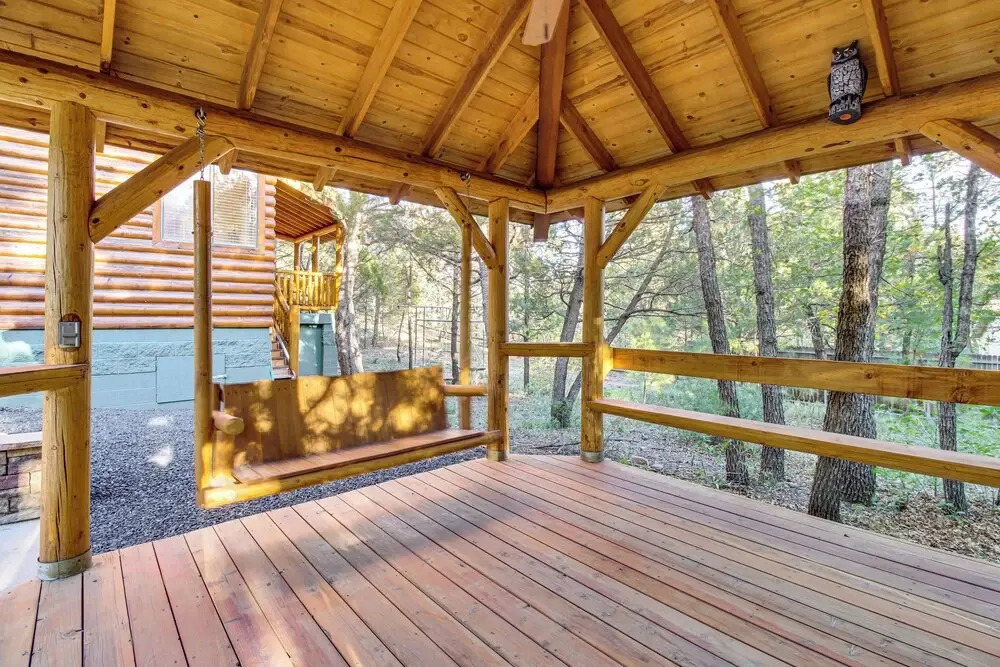 Great for Gatherings! Family Cabin in Lakeside