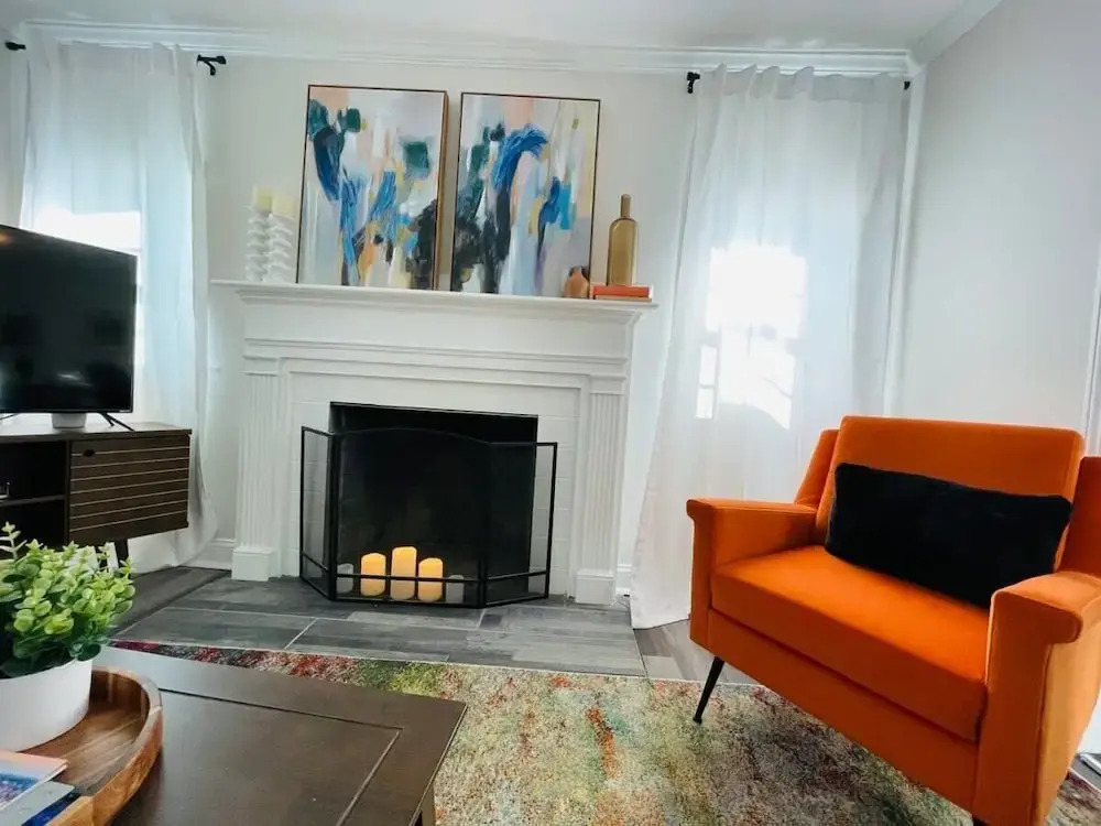 83rd Street Comfy Cottage