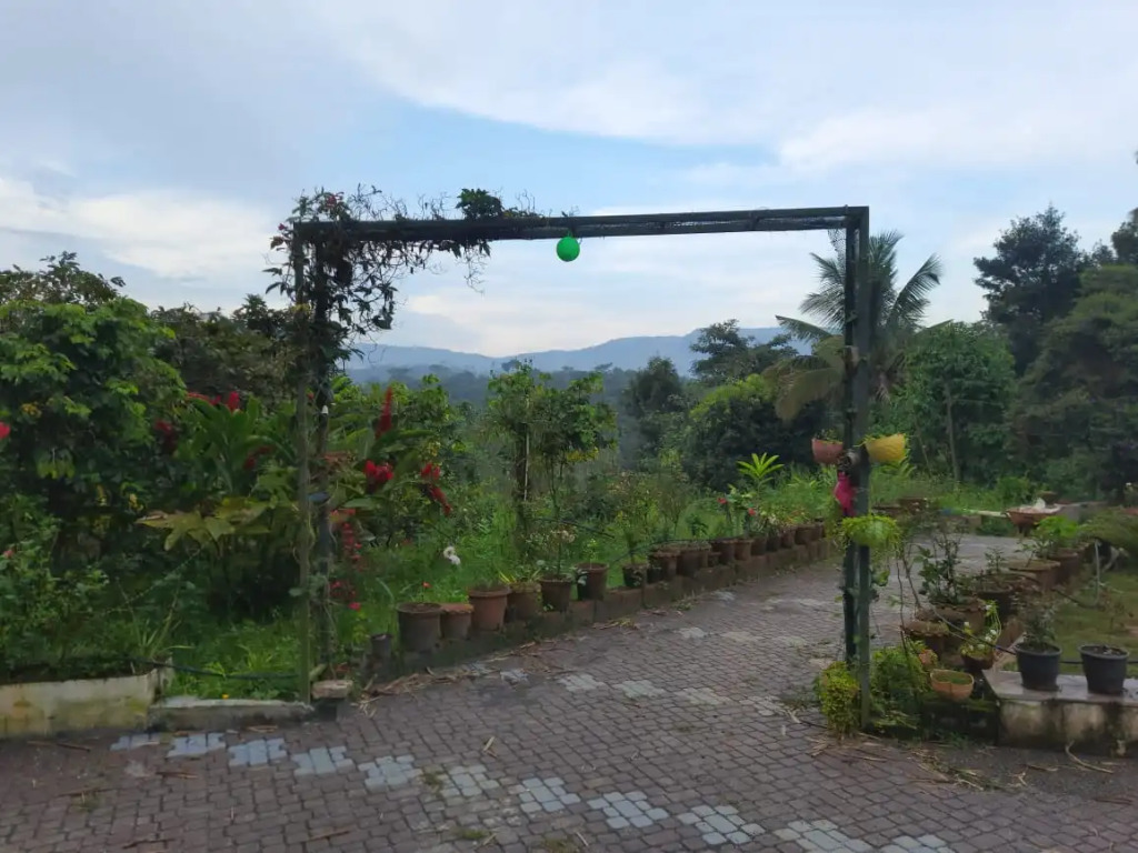 Humming Breeze Nature Retreat